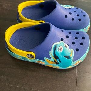 Disney Dori toddler crocs size 10